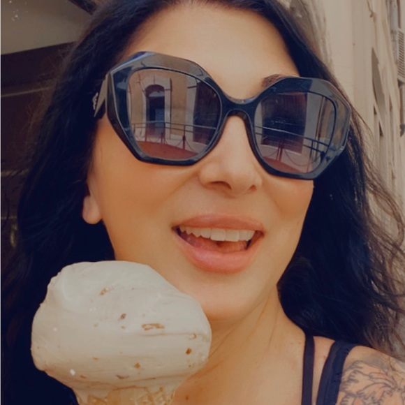 Meet your Posher, Cat - Picture 3 of 4